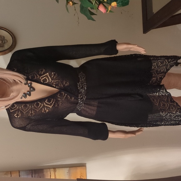 BCBG rayon wrap size S. - Picture 3 of 8